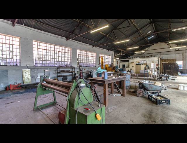 495M² FACTORY FOR SALE IN BOOYSENS